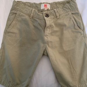 Beige khaki shorts